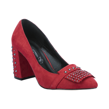 Sapato vermelho rebites