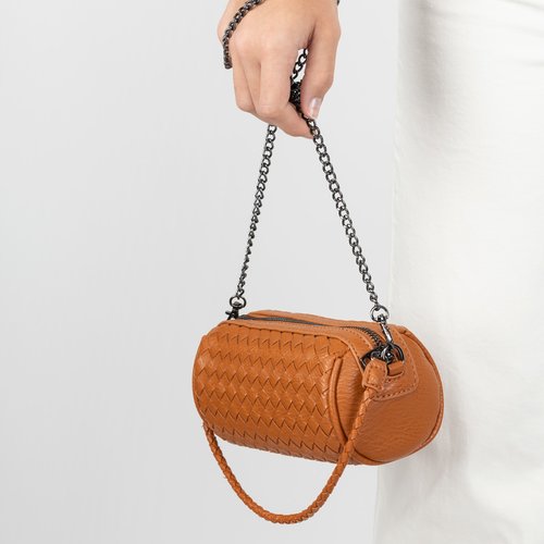 Mini bag intrecciata marrone